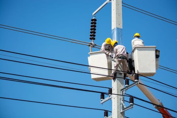 Infrastructures électriques : comment concilier performance, sécurité et responsabilité environnementale ?