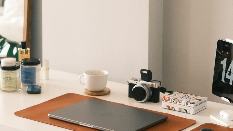 Coin bureau modulable petit espace : 7 astuces essentielles