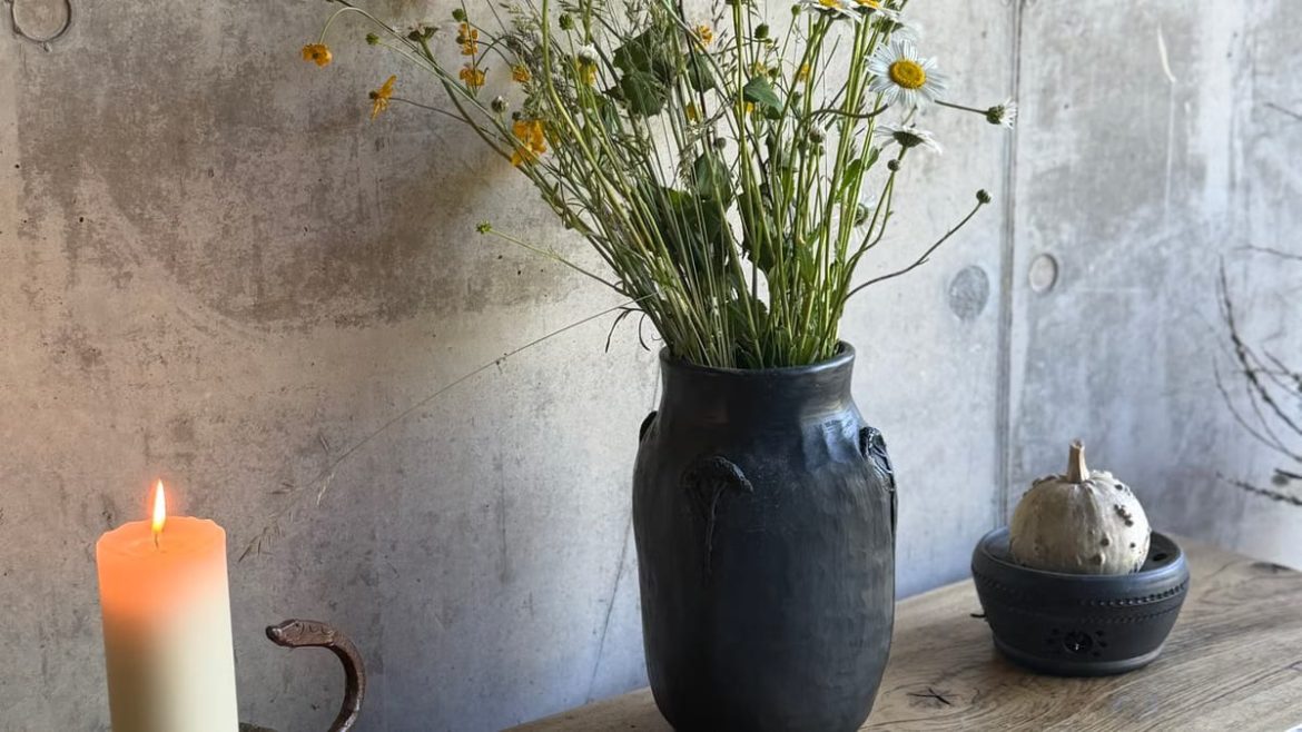 Intégrer le Wabi-Sabi dans votre décoration 2026