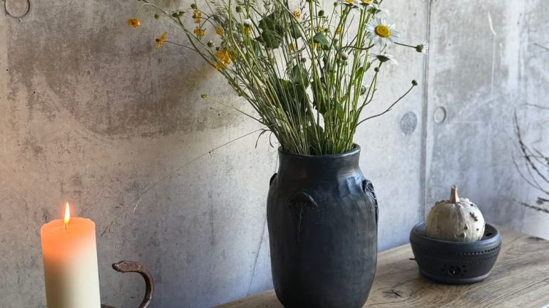 Intégrer le Wabi-Sabi dans votre décoration 2026